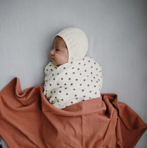 Swaddle Blanket Organic Cotton 有機棉紗巾 (Black Daisy)