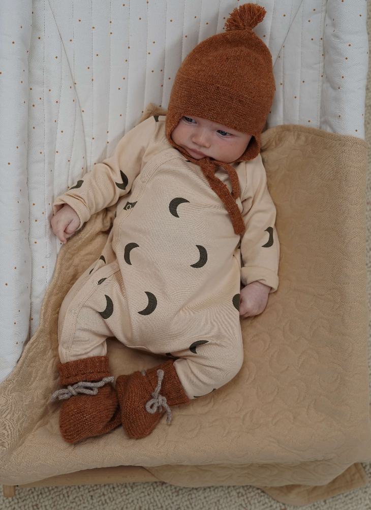 Desert Midnight Suit w/ contrast feet