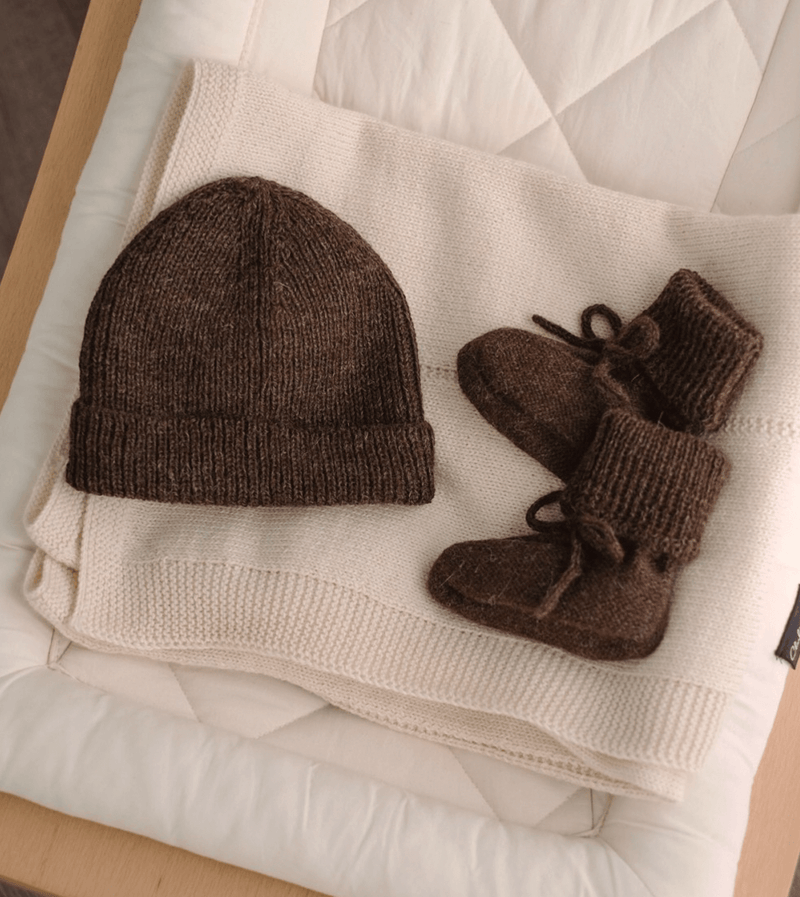 Knitted baby booties| dark mocha