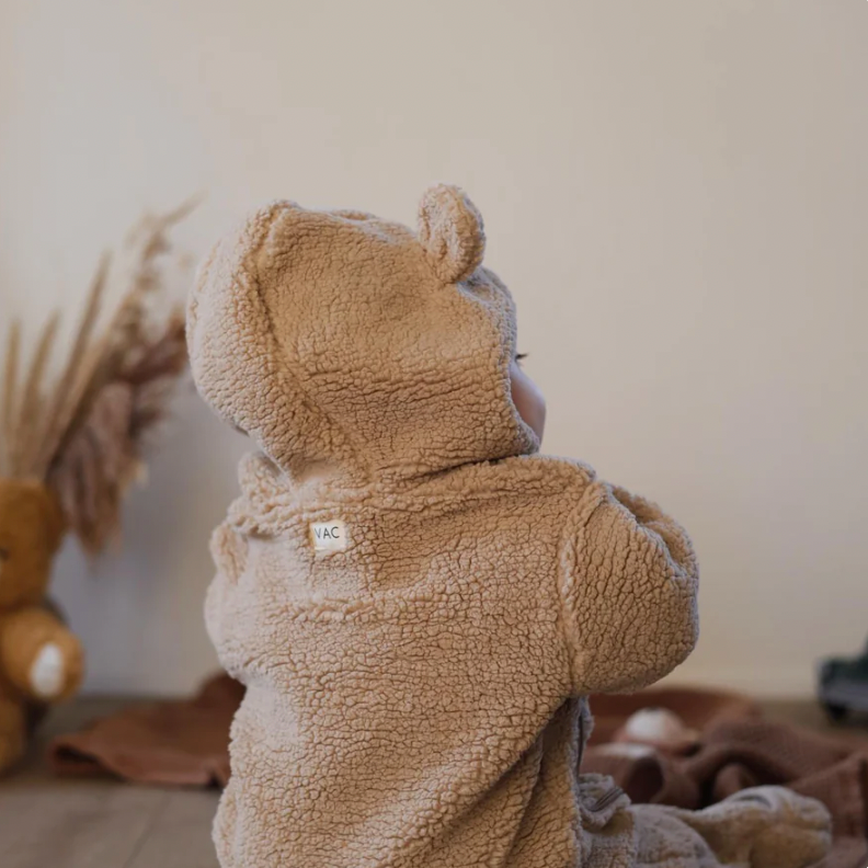 PELUCHE teddy suit w. ears